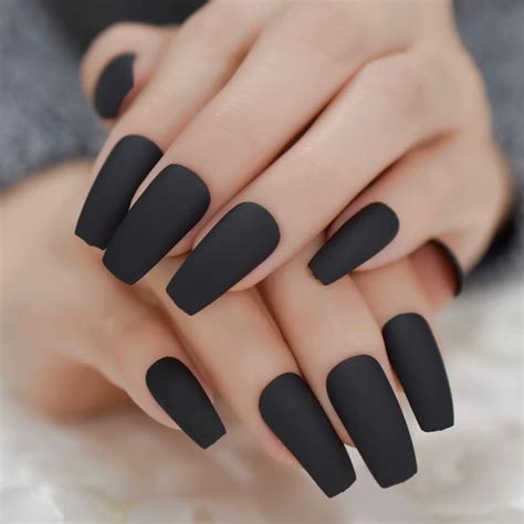 diseños de uñas negras-1
